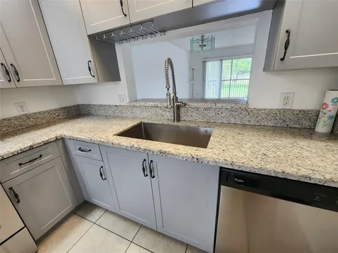 1650 SW 124th Terrace Pembroke Pines FL 33027