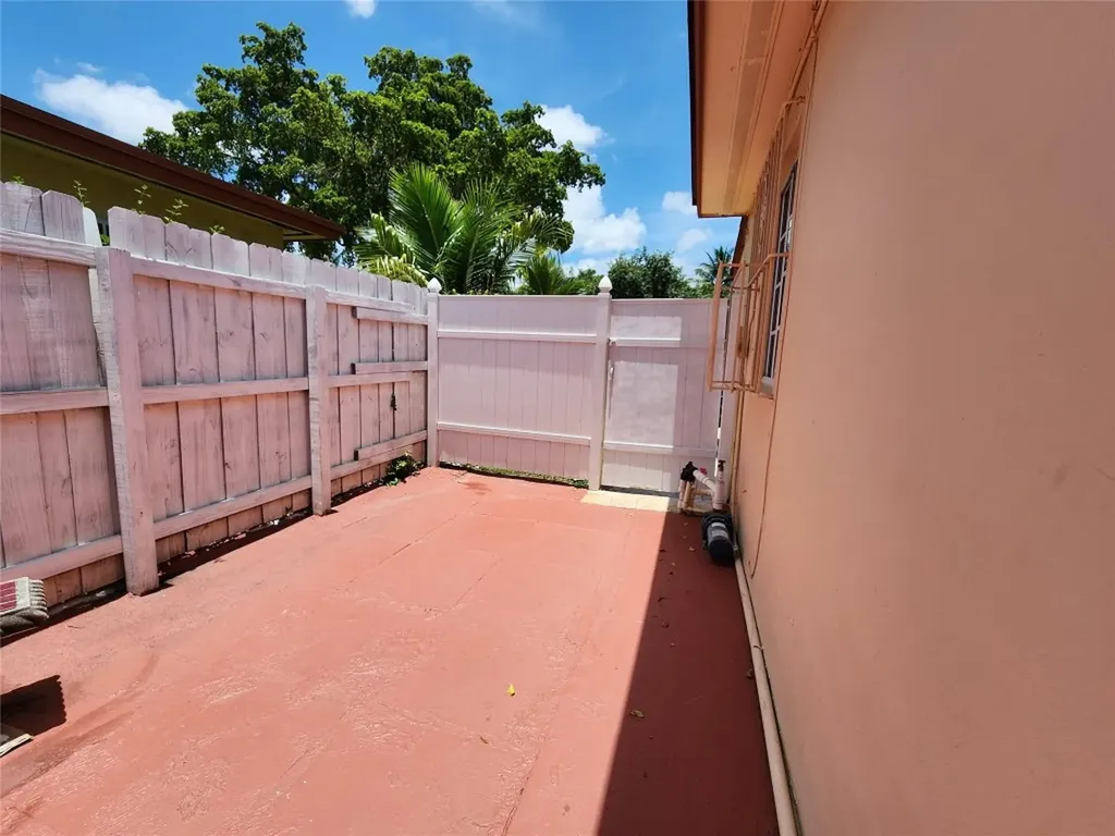 1570 NE 159th Street North Miami Beach FL 33162