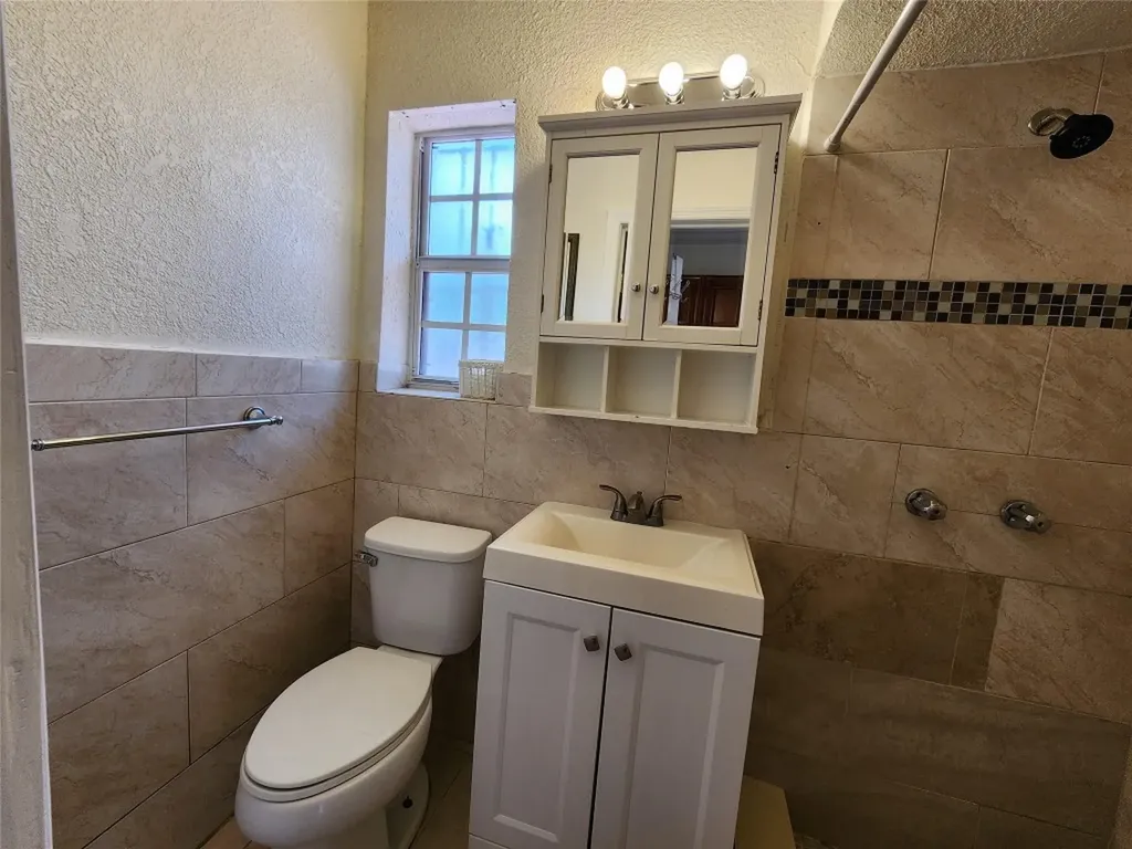 1570 NE 159th Street North Miami Beach FL 33162