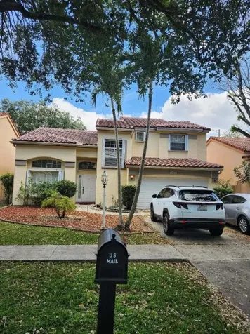 2827 Bogota Avenue Hollywood FL 33026