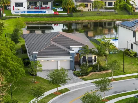 10410 S Lago Vista Circle Parkland FL 33076