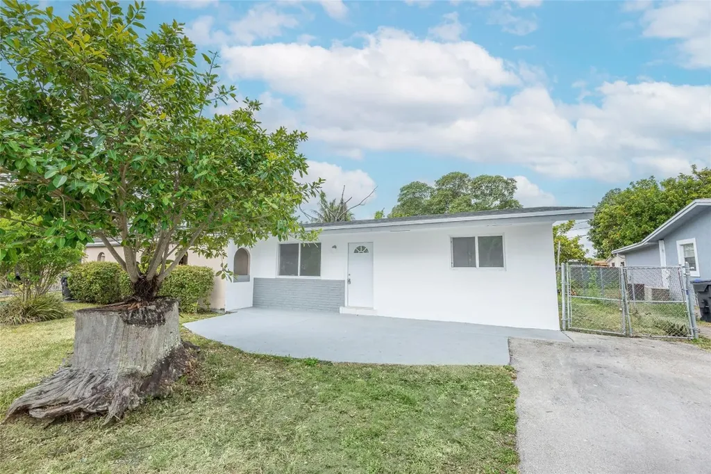 1921 SW 66th Avenue North Lauderdale FL 33068