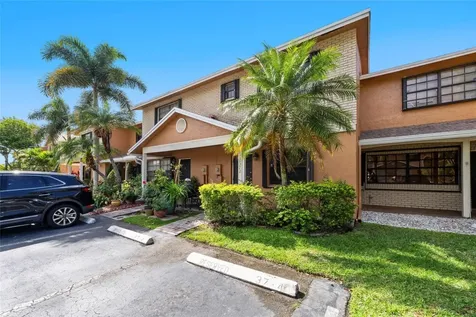 10372 NW 3rd Street Pembroke Pines FL 33026