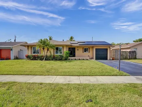 8640 NW 46th Street Lauderhill FL 33351