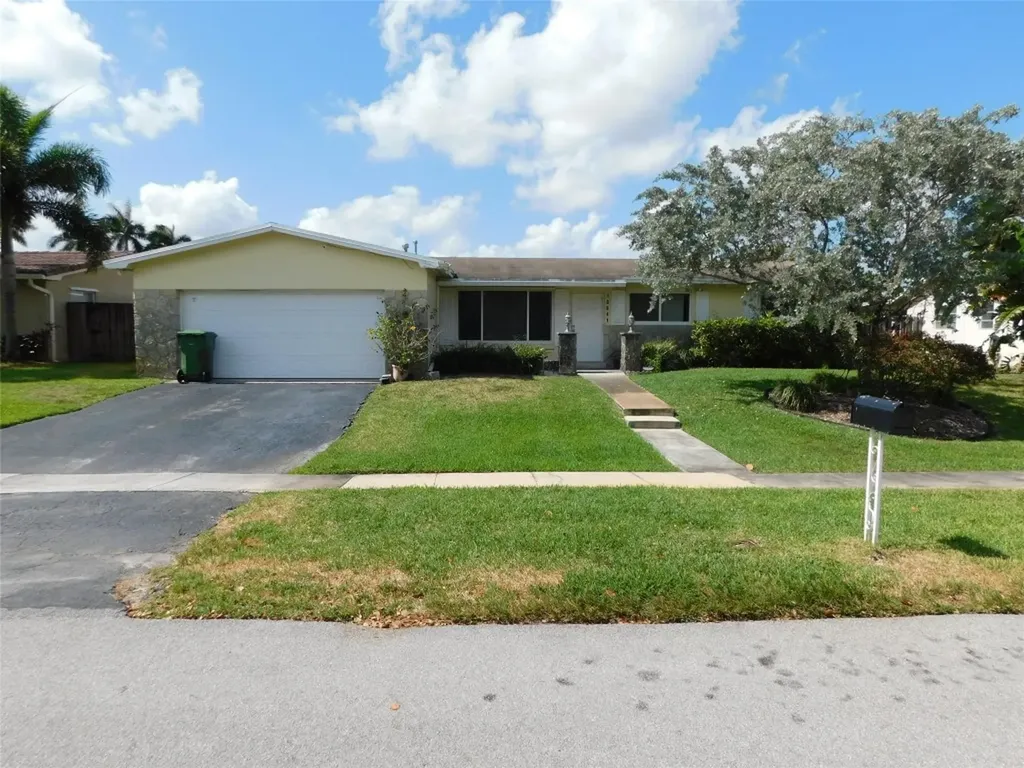 10641 NW 19th Place Pembroke Pines FL 33026