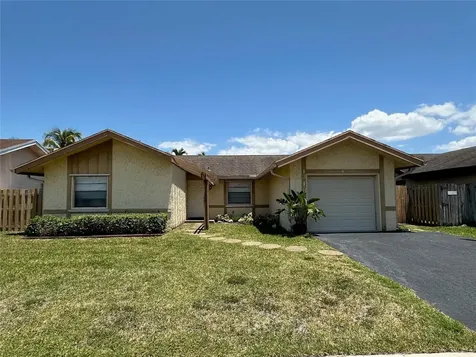 1318 SW 83rd Avenue North Lauderdale FL 33068