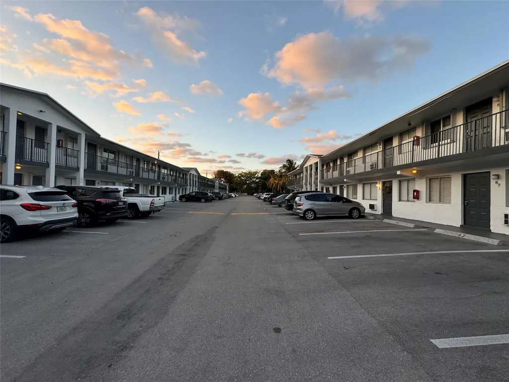 1814 E Oakland Park Boulevard Fort Lauderdale FL 33306