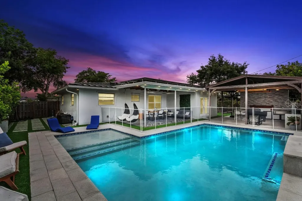 741 SW 71st Terrace Pembroke Pines FL 33023