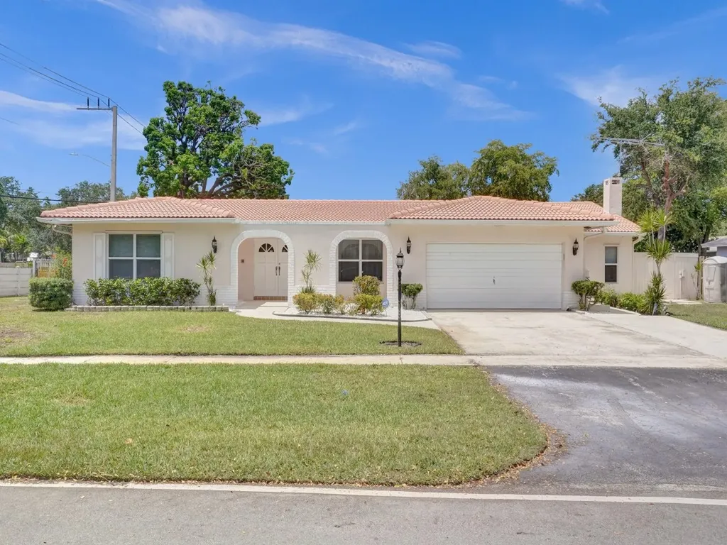 1161 SW 69th Avenue Plantation FL 33317
