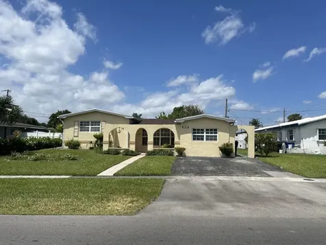 3383 NW 36th Terrace Lauderdale Lakes FL 33309