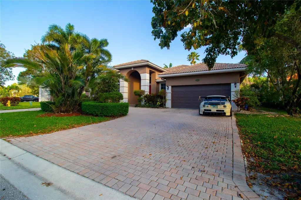 563 NW 120th Drive Coral Springs FL 33071