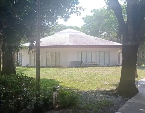 2601 NW 48th Terrace Lauderdale Lakes FL 33313