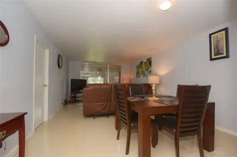 2601 NW 48th Terrace Lauderdale Lakes FL 33313