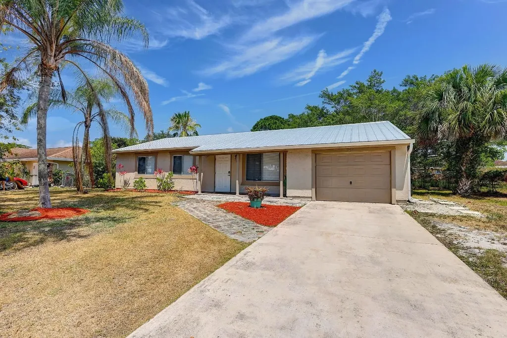 766 SW Belmont Circle Port St Lucie FL 34953