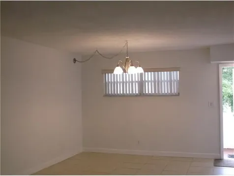 8940 S Hollybrook Bl Pembroke Pines FL 33025