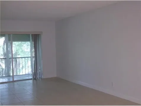 8940 S Hollybrook Bl Pembroke Pines FL 33025