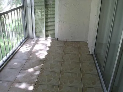 8940 S Hollybrook Bl Pembroke Pines FL 33025