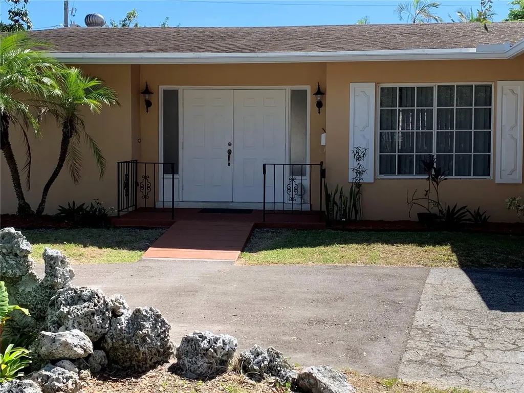 5260 SW 8th Court Plantation FL 33317