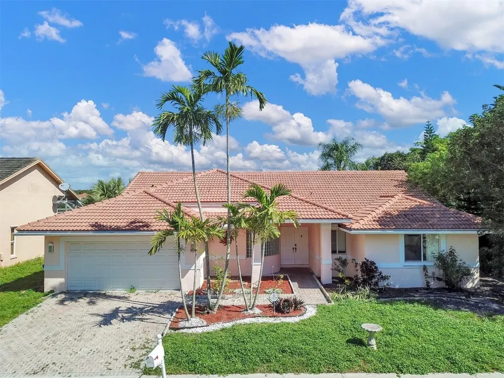 1421 SW 104th Avenue Pembroke Pines FL 33025