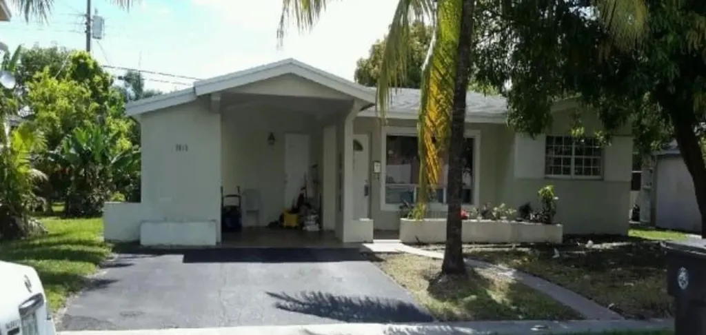 3610 NW 34th Avenue Lauderdale Lakes FL 33309