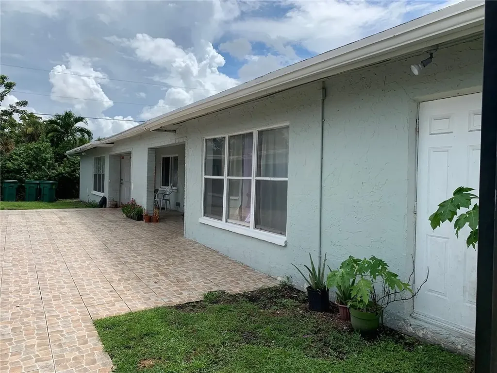 5611 NW 27th Court Lauderhill FL 33313