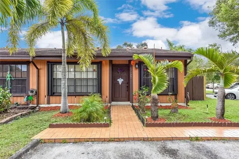 10350 Mango Court Pembroke Pines FL 33026