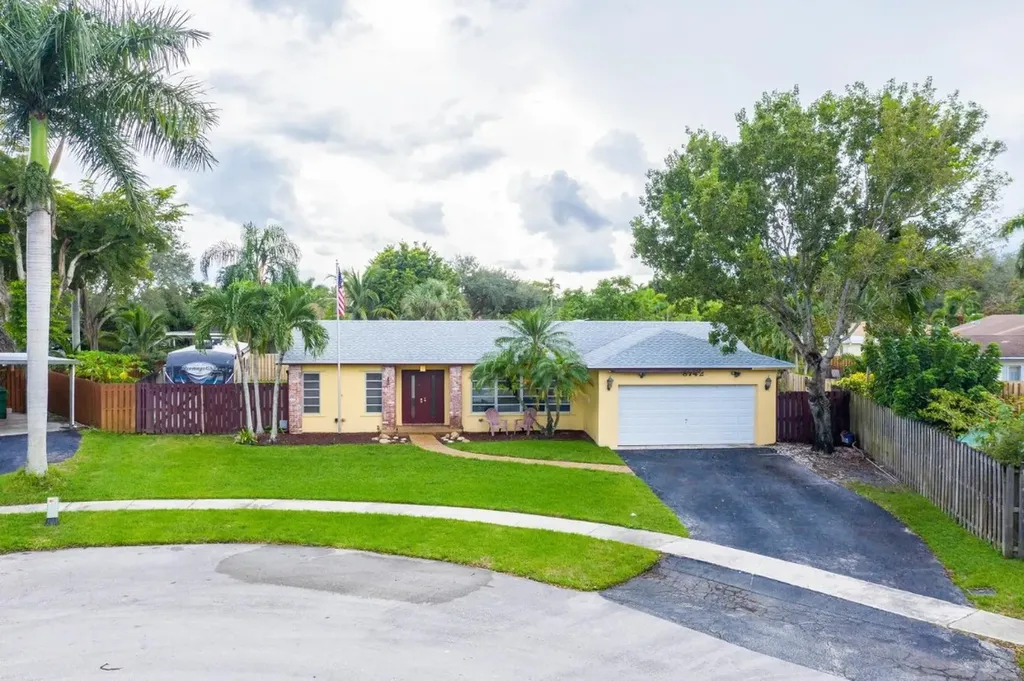 8742 SW 51st Place Cooper City FL 33328