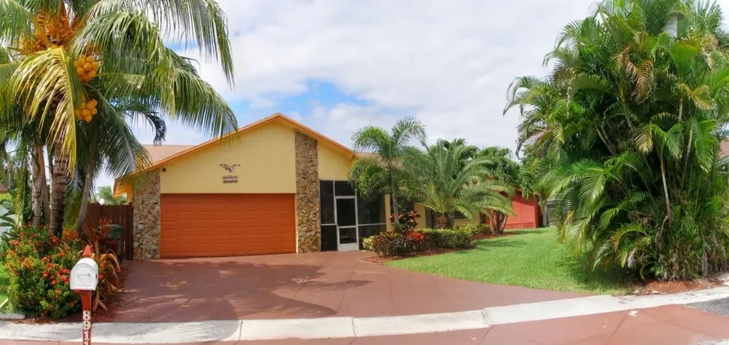 8911 NW 15th Street Pembroke Pines FL 33024