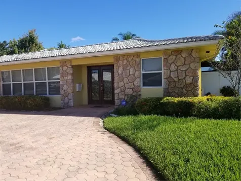 330 SW 74th Terrace Plantation FL 33317