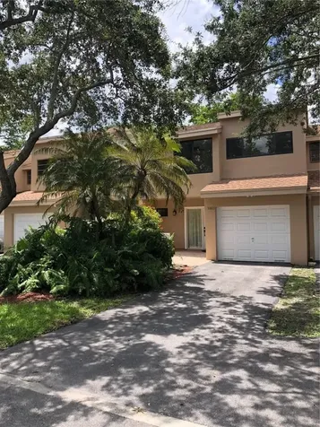 9883 Fairway Cove Lane Plantation FL 33324