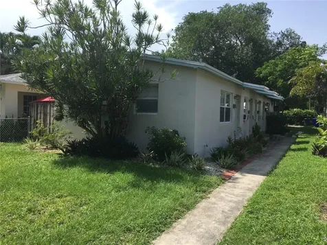 1909 Plunkett Street Hollywood FL 33020