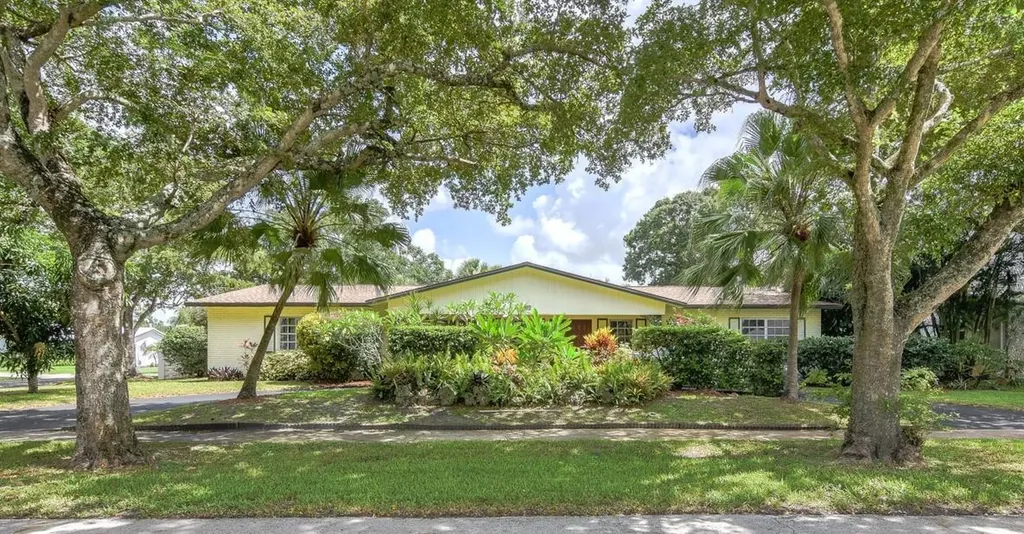 5781 SW 9th Street Plantation FL 33317
