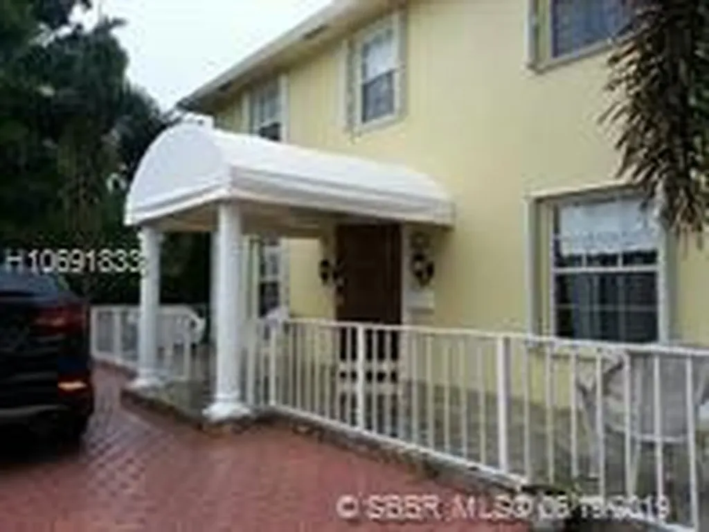 3601 NW 84th Terrace Coral Springs FL 33065