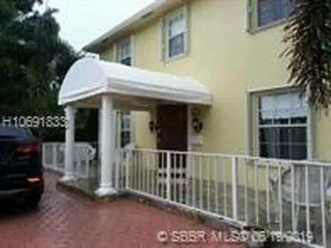 3601 NW 84th Terrace Coral Springs FL 33065