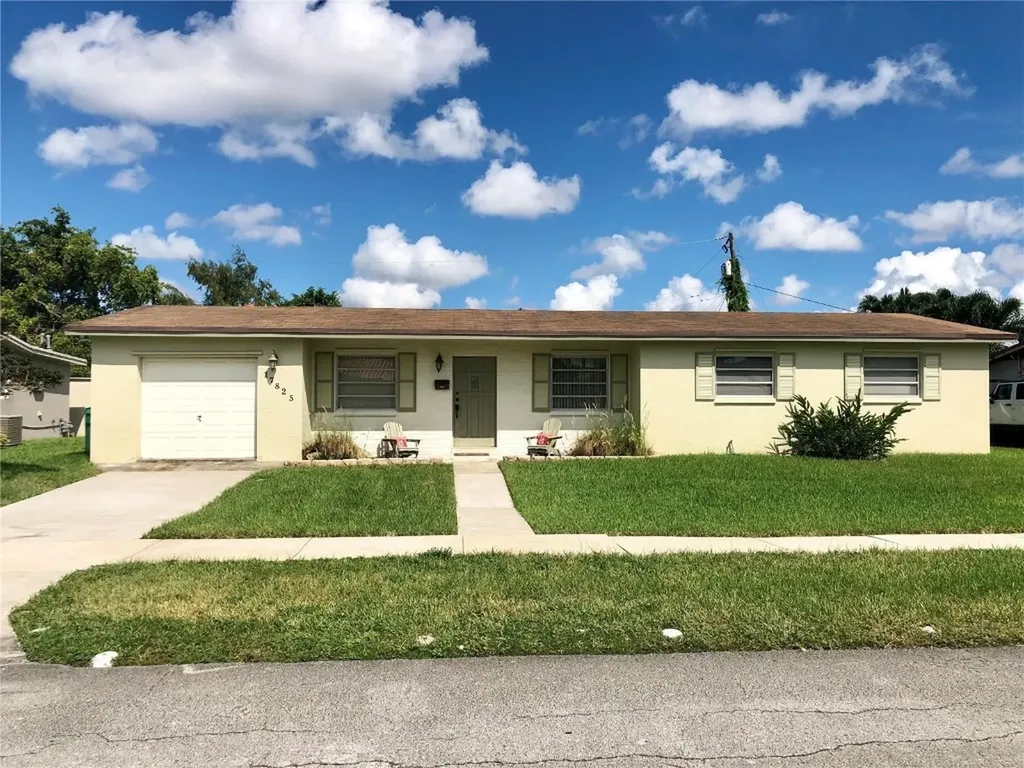 17825 NW 81st Court Hialeah FL 33015
