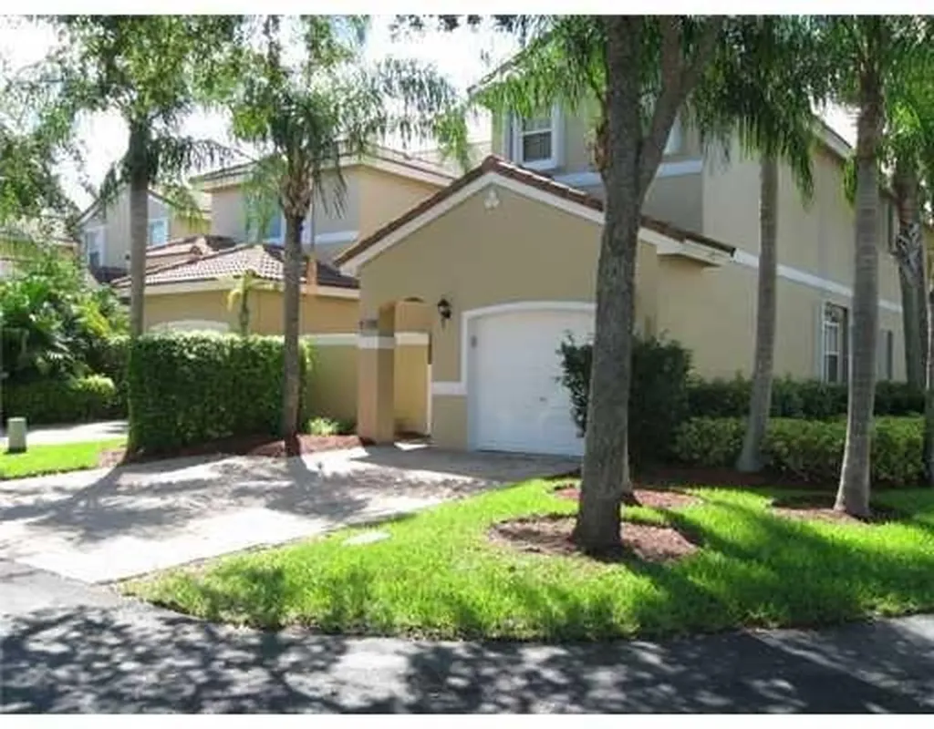 1140 Cherrypalm Lane Hollywood FL 33019