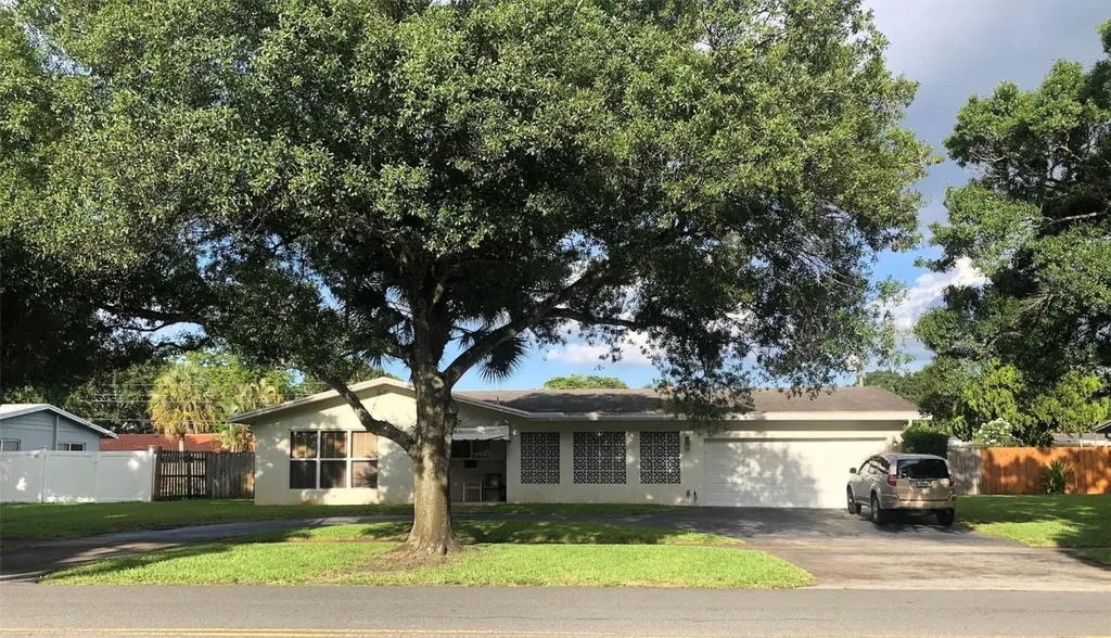 182 SW 54th Avenue Plantation FL 33317