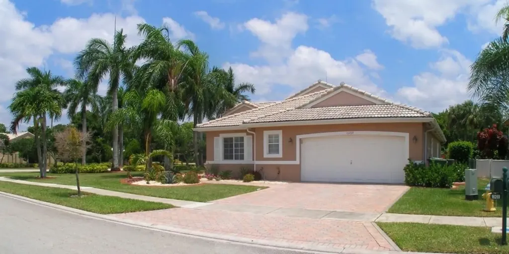 16269 SW 6th Street Pembroke Pines FL 33027