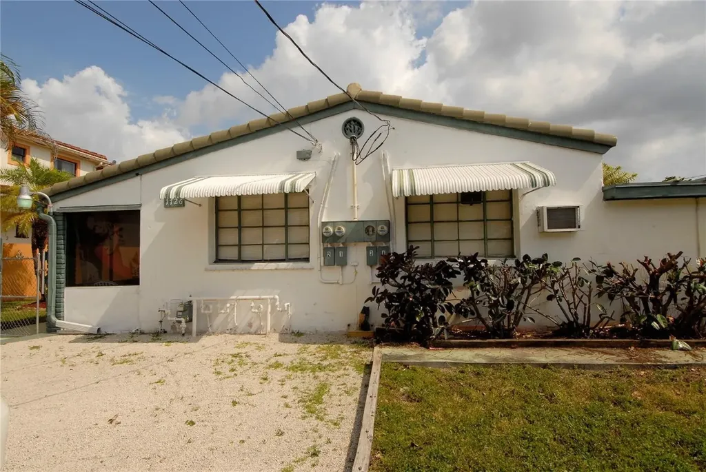 1726 Thomas Street Hollywood FL 33020