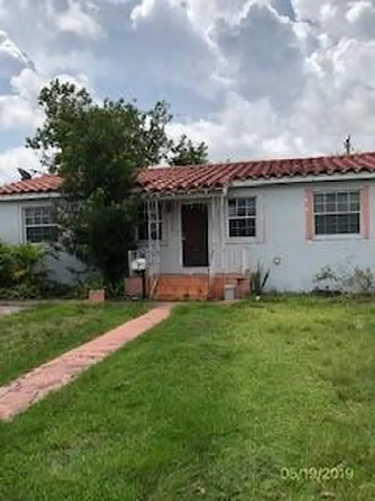 6840 SW 27th Street Miami FL 33155