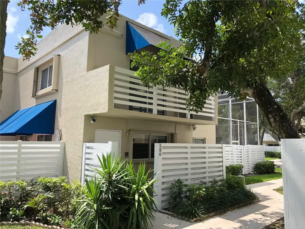 586 NW 97th Avenue Plantation FL 33324
