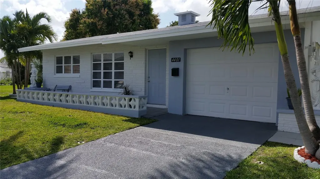 4401 NW 48th Avenue Tamarac FL 33319