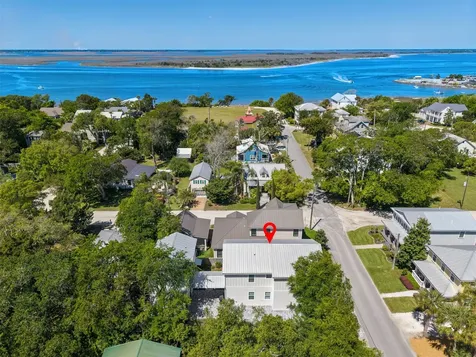 908 White Street Fernandina Beach FL 32034