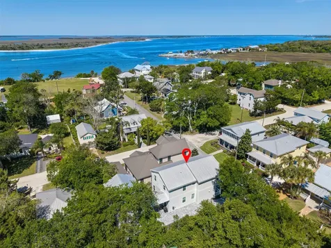 908 White Street Fernandina Beach FL 32034