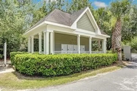 30936 Paradise Commons #224 Fernandina Beach FL 32034