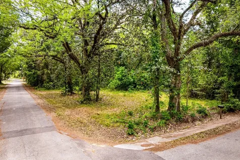 27130 Kentucky Street Hilliard FL 32046
