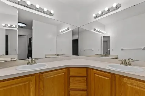 1242 King James Place Jacksonville FL 32218