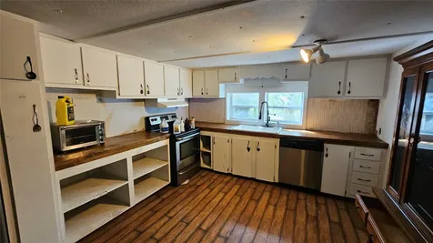 6324 Lannie Road Jacksonville FL 32218