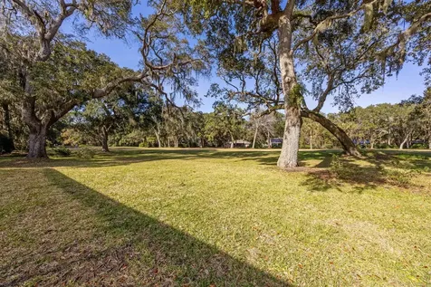 2415 Los Robles Fernandina Beach FL 32034
