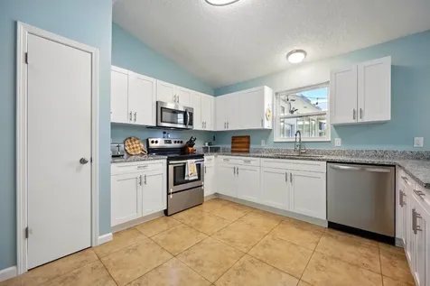 1618 Beverly Bay Court Jacksonville FL 32225